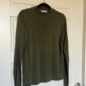 Chic Forest Green Turtleneck Sweater